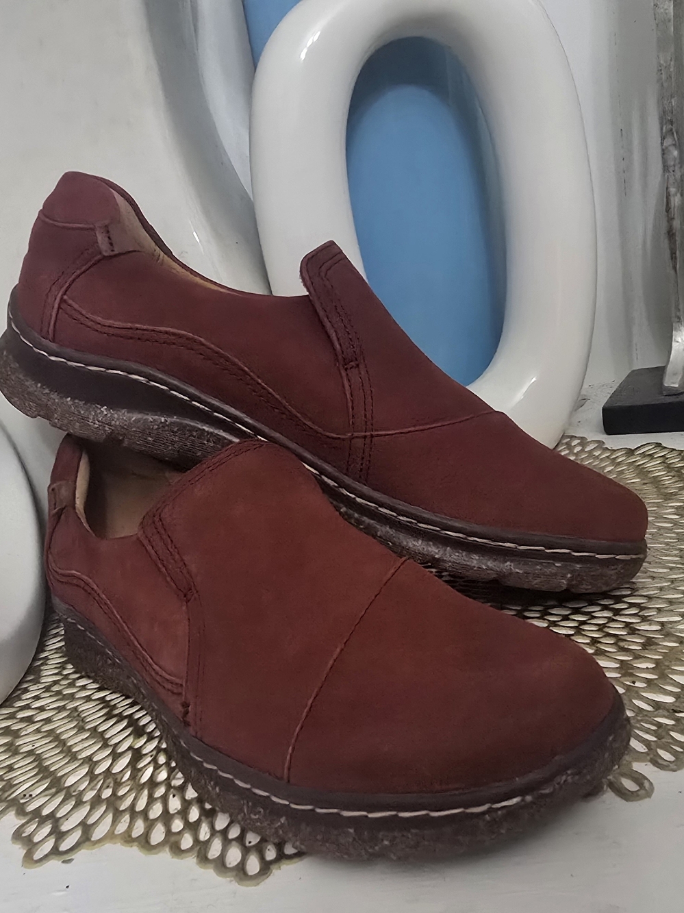 NIB Clarks Women's Slip-On Loafers in Rust SIZE 8.5M